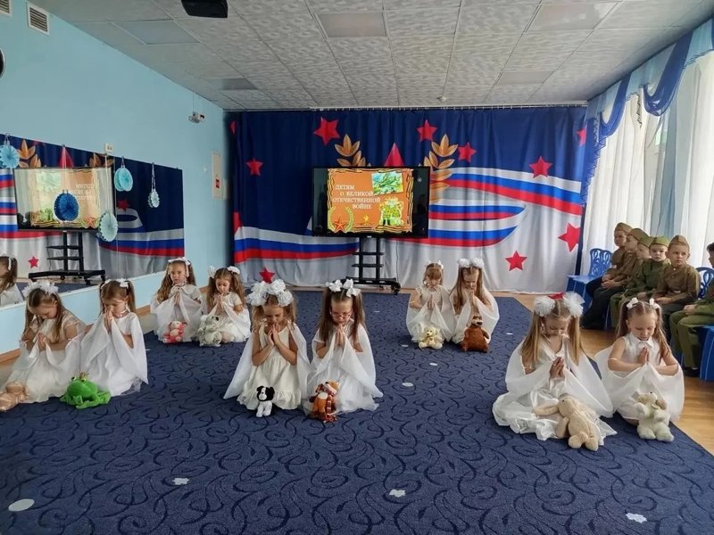 В День памяти и скорби сотрудники библиотеки имени Зои Космодемьянской провели для воспитанников...