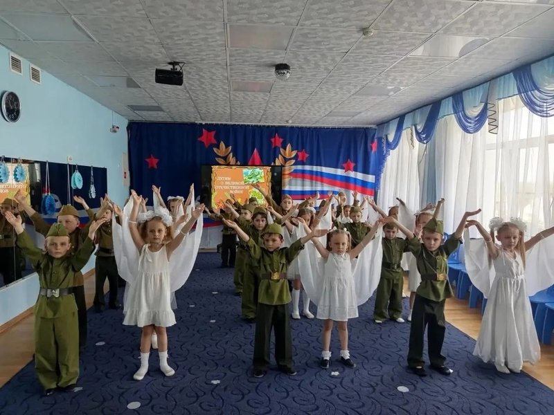 В День памяти и скорби сотрудники библиотеки имени Зои Космодемьянской провели для воспитанников...