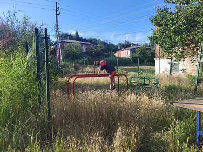 Вот так сегодня выглядит детская площадка на ул
